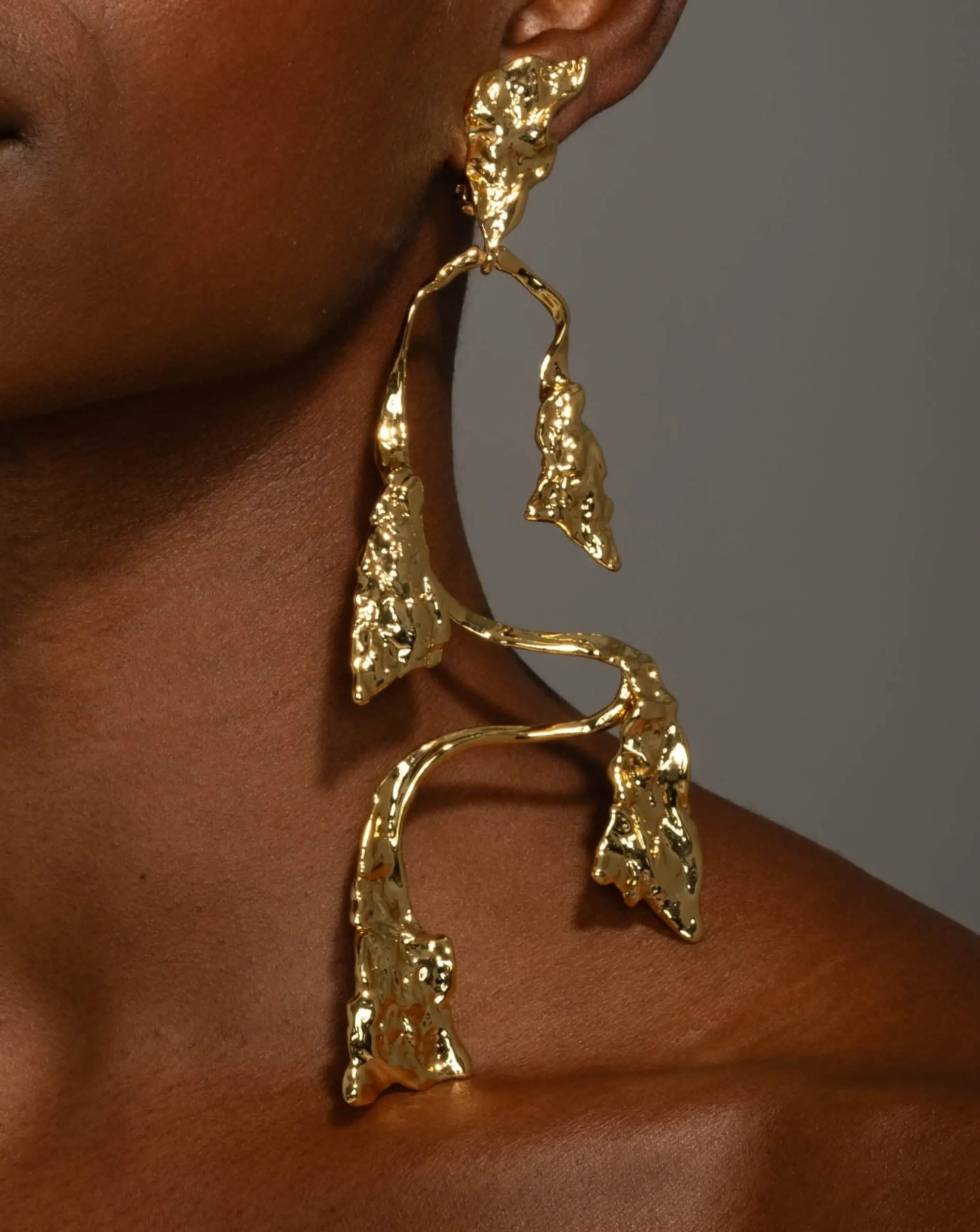 Mobile Gold Balance Clip Earring