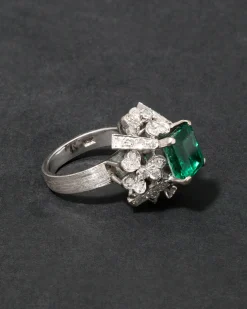 Vintage 1970s 18k White Gold Diamond & Emerald Ring